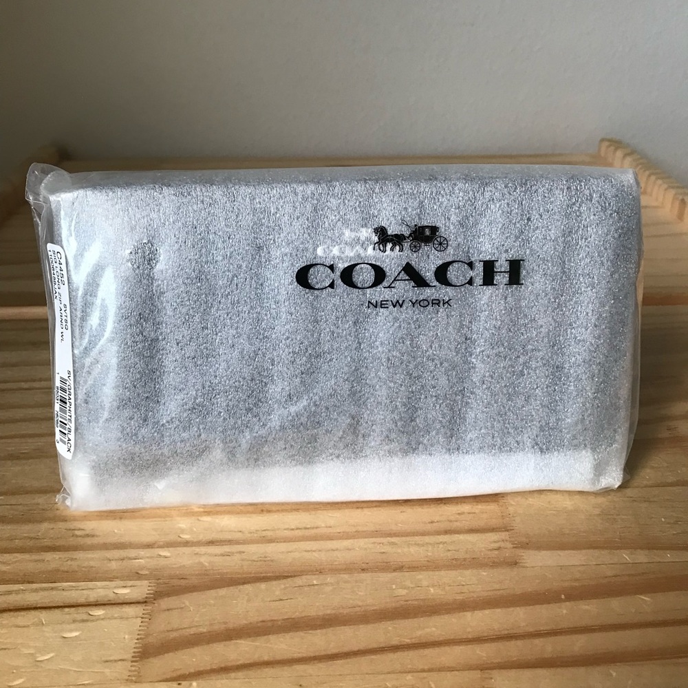Coach Wallet🎈🎈 - Picture 8 of 8
